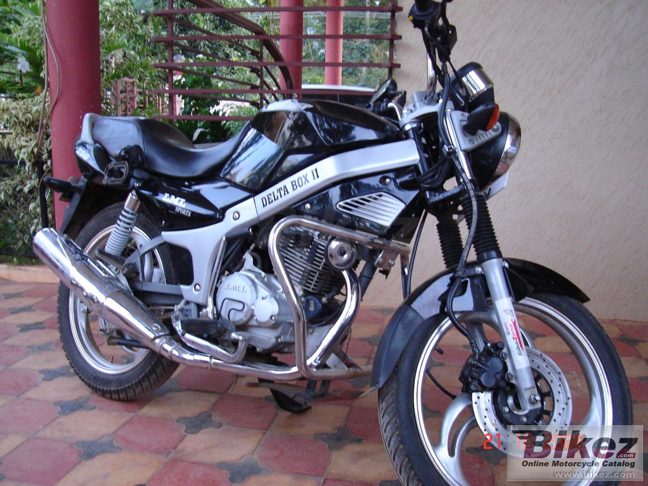 Big  beamer picture and wallpaper from Bikez.com